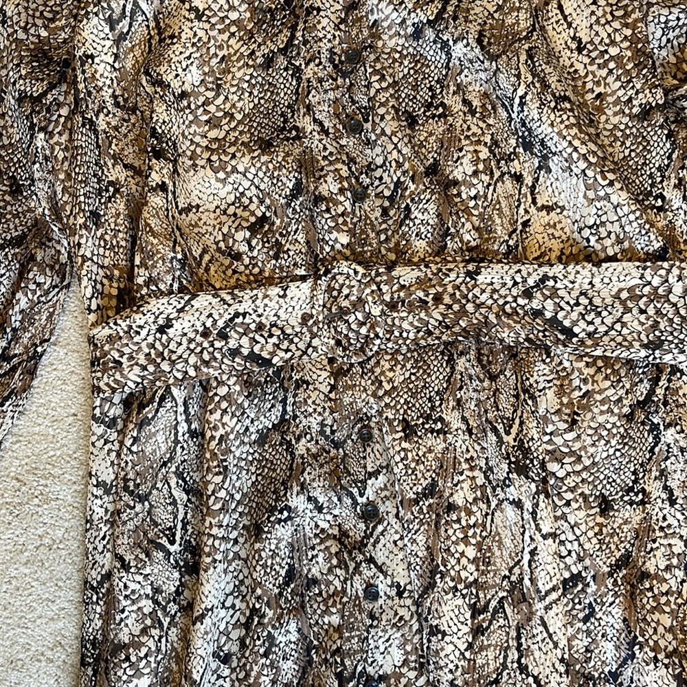 Gibson and latimer snake print dress with belt - Picture 2 of 5